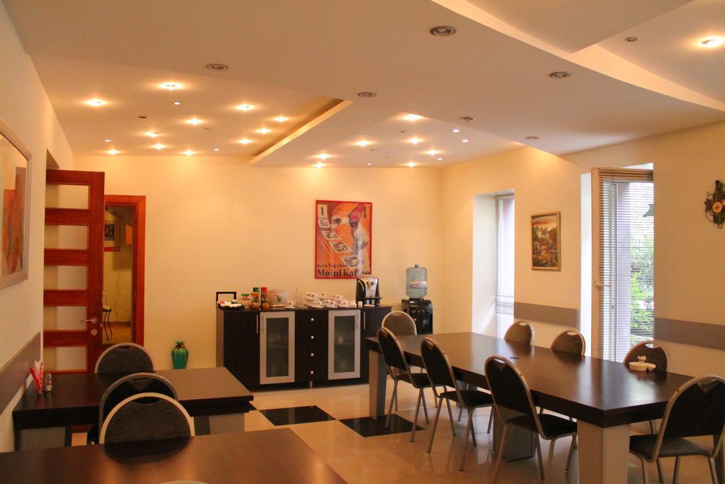 Apartment Vake Тбилиси Екстериор снимка
